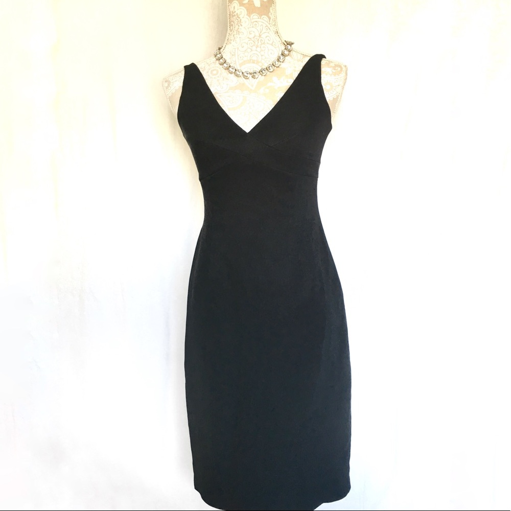 Laundry By Shelli Segal Elegant Black V-Neck Mini Dress